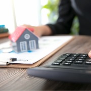 央行报告：三季度末个人住房贷款余额35.91万亿元，同比下降4.1%