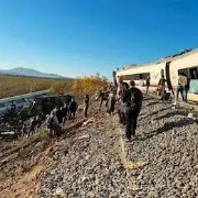 西班牙列车相撞事故死亡人数升至50人