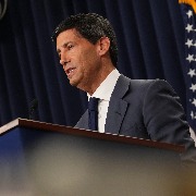 美联储主席宣布调整FOMC会议安排：明后两年将逐步减少议息次数
