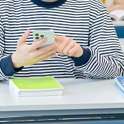 公考培训机构课程注水、让落榜生授课，经济日报：别让逐利冲动带偏