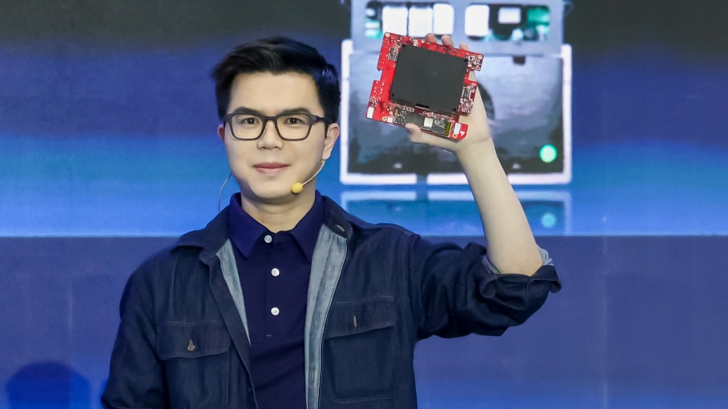 为什么要自研具身模型？智元彭志辉：全栈路线是人形机器人公司的必选题