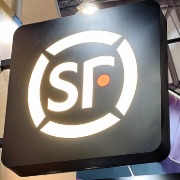 顺丰控股三季度净利27亿元增5.54%：拟26.11亿港元收回物流资产，顺丰房托将退市