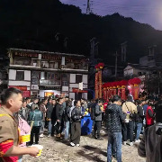 言短意长丨“小小徐”的众筹婚礼，藏着中国人骨子里的善良与浪漫