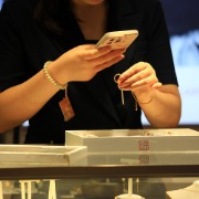 现货黄金失守3900美元关口，创一年新低，金价长期逻辑变了吗？