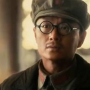 《伟大的长征》演员复盘张闻天拍桌名场面：“实事求是的态度”是即兴发挥的台词