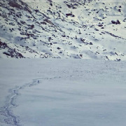 媒体：两小伙登山坠亡、救援费至少10万元，目击者讲述过程