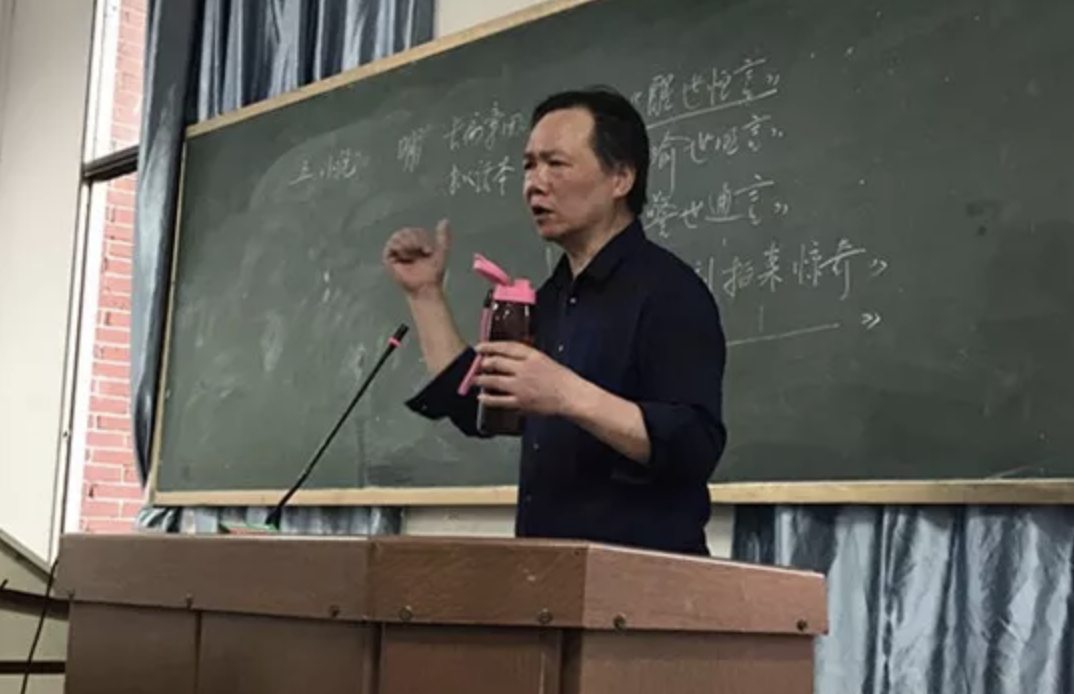63岁湖南师大退休教师龚德才逝世，曾因只讲课不评职称在网上走红