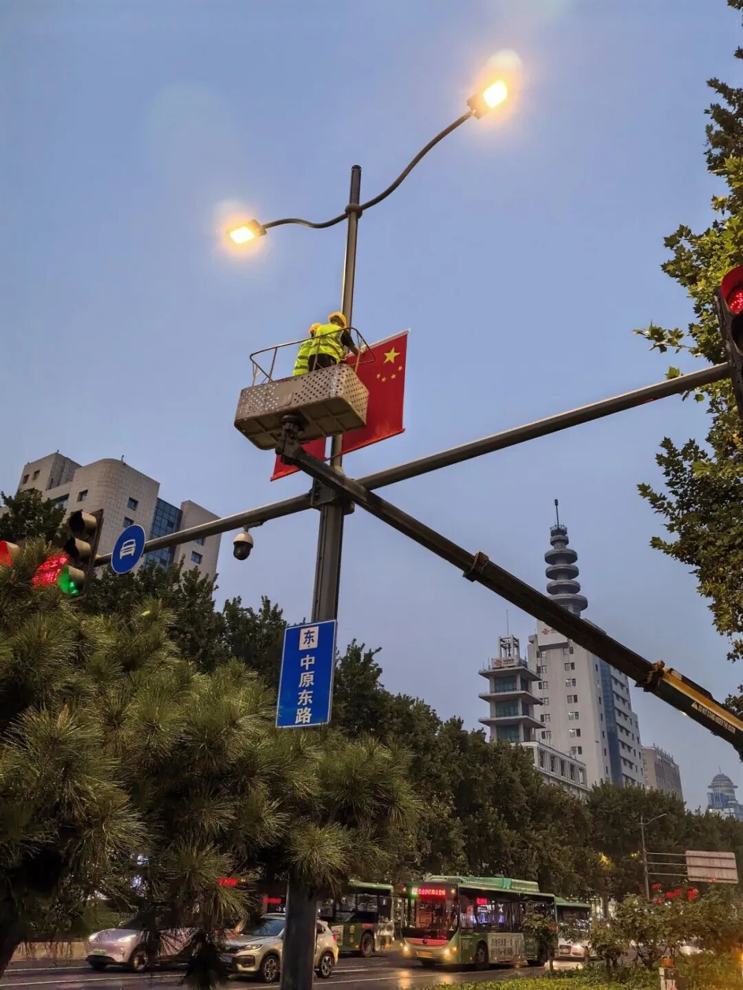 节俭迎国庆：多地布景优先利用回收物料，一地国旗利旧率达82%