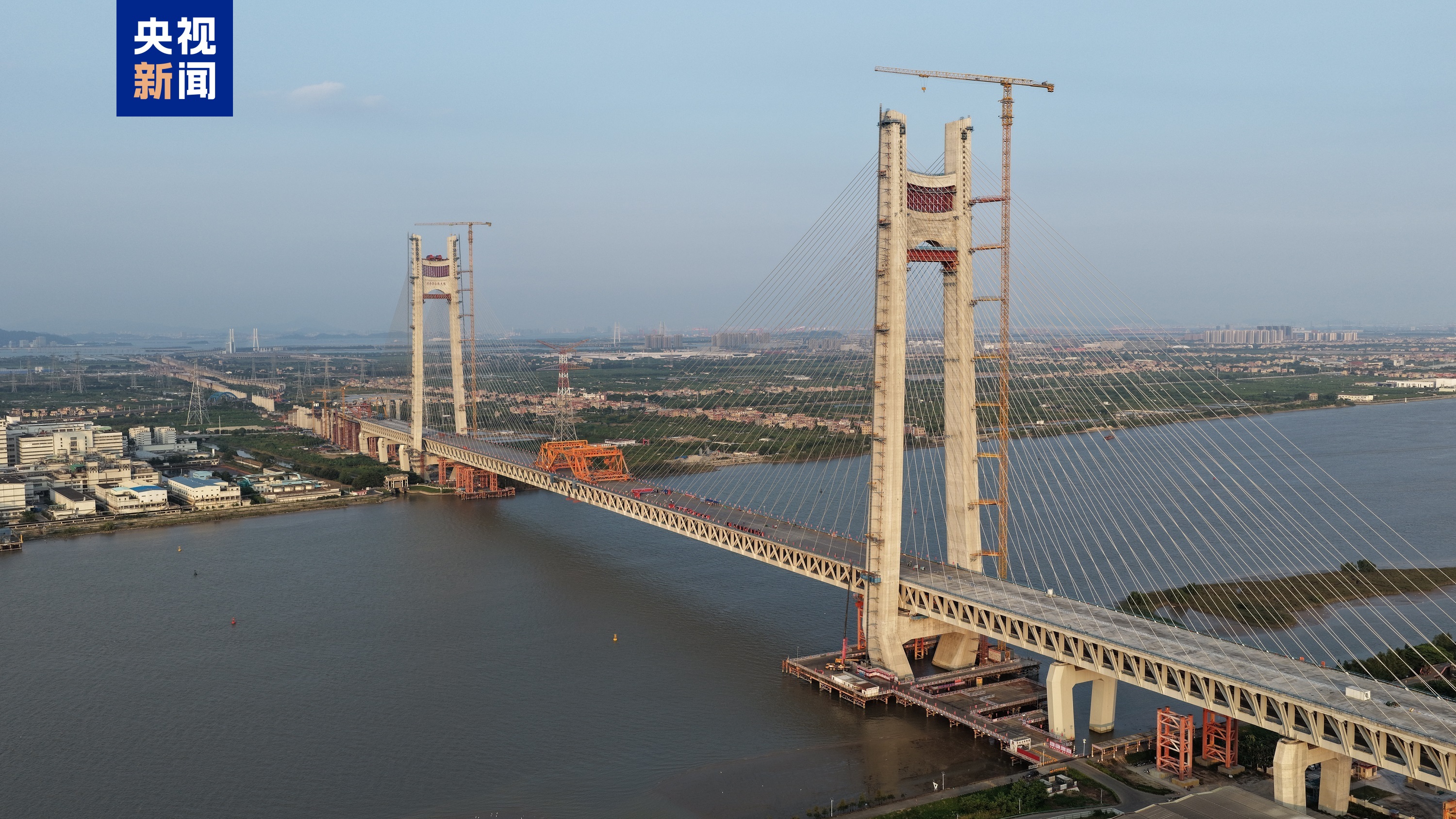 深圳至江门铁路最大跨度斜拉桥今日合龙，未来将“1小时达”