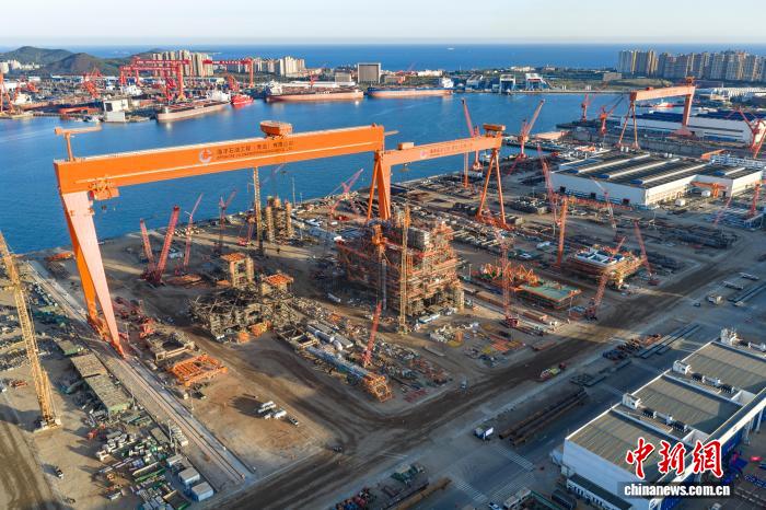 中国首个海上注碳增气平台主体建造完工，每年可海底封存二氧化碳超百万吨