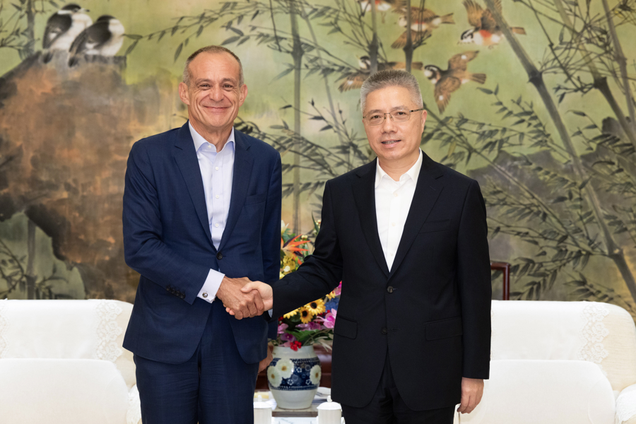 朱忠明会见来沪出席市长咨询会议的4位国际企业家，期待贡献更多真知灼见