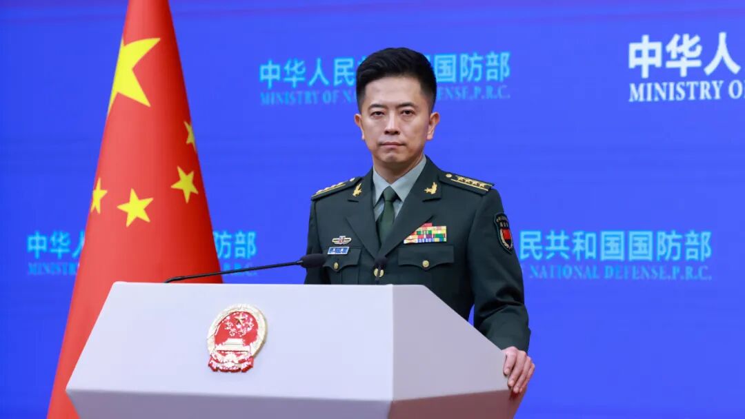 菲方称监测到百余艘中国军舰、海警船常态活动，国防部回应