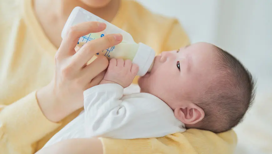 “你不喂母乳容易得乳腺癌”，浙江一宝妈月薪万元请育儿嫂照顾孩子，遭对方言语贬低半年情绪多次崩溃：就想要一个道歉