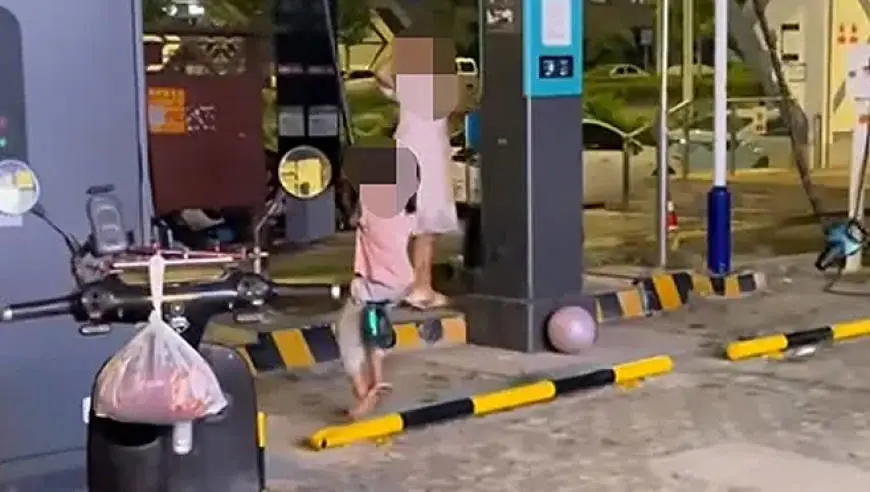 闪充枪被孩子拿来荡秋千？客服人员：第一次听说此事，将上报调查核实