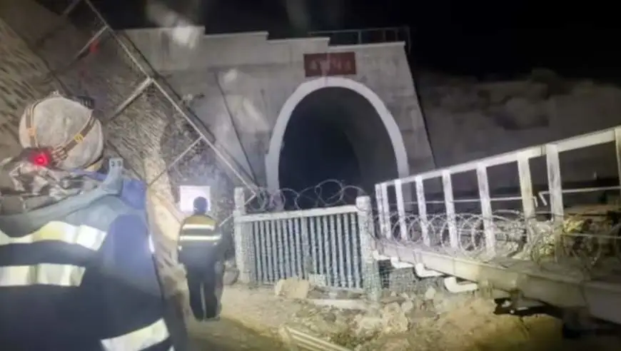 西藏7级地震共记录到余震413次，最大余震4.3级，实拍铁路部门排查相关铁路段