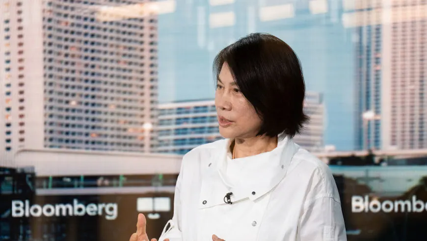 新校开学，董明珠担任校长