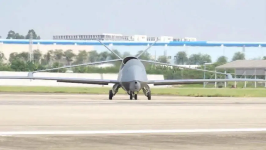 视频丨无侦-7亮相黄岩岛海空联演，优势何在？