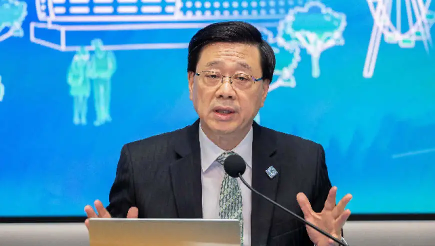 宏福苑火灾后香港推动多条法律修订！施行建筑地盘全面禁烟
