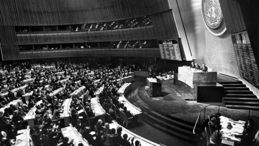 55年前的今天，新中国恢复在联合国合法席位