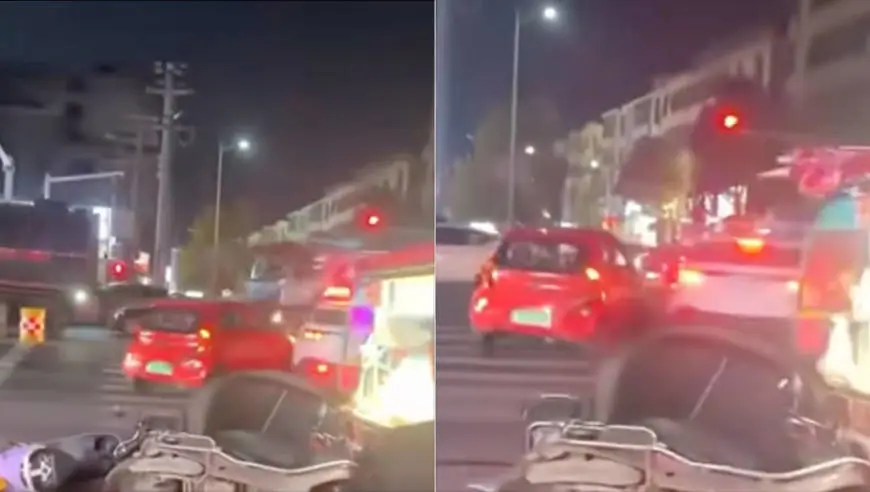 江西宜春一“老头乐”撞开路边停放的数辆电动车后，又多次撞击警车，驾驶员已被警方控制，属地派出所表示已移交刑侦部门调查