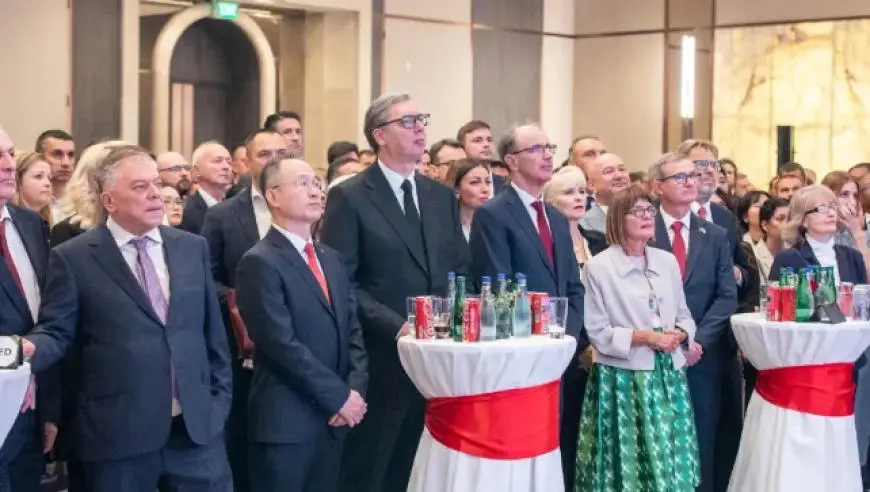 武契奇：很荣幸在总统任期最后一天出席中国国庆招待会，两国兄弟情谊超越任何职务、职权和时间的限制，塞尔维亚和中国的钢铁友谊万岁