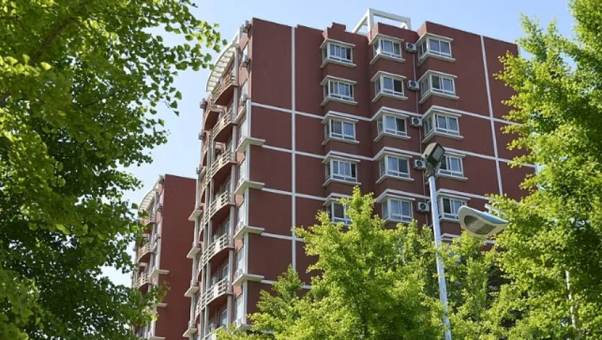 宿舍不够用，高校集体“扫楼”