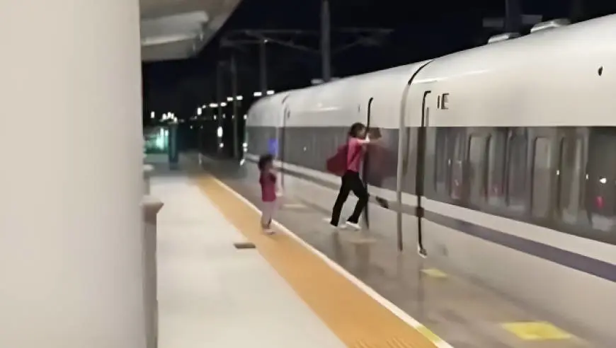 广州南车站发布关于“阳江站一名旅客阻挡列车车门关闭”的情况说明