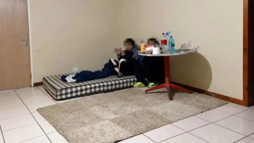 中国商人在南非“偶遇车祸”后遭绑架囚禁，36天后被解救，5人落网5人仍在逃
