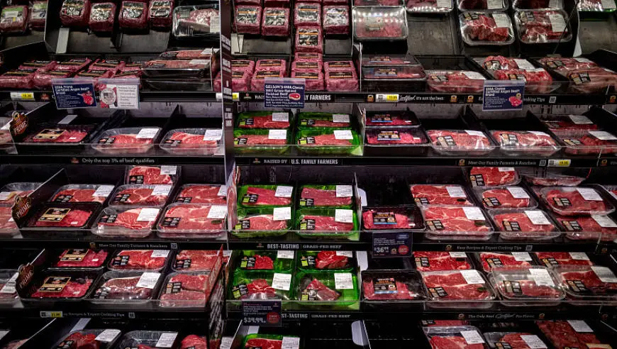 民调：超半数美国人担忧买不起食物，物价涨翻、牛肉贵一倍、修车房租开支也惊人