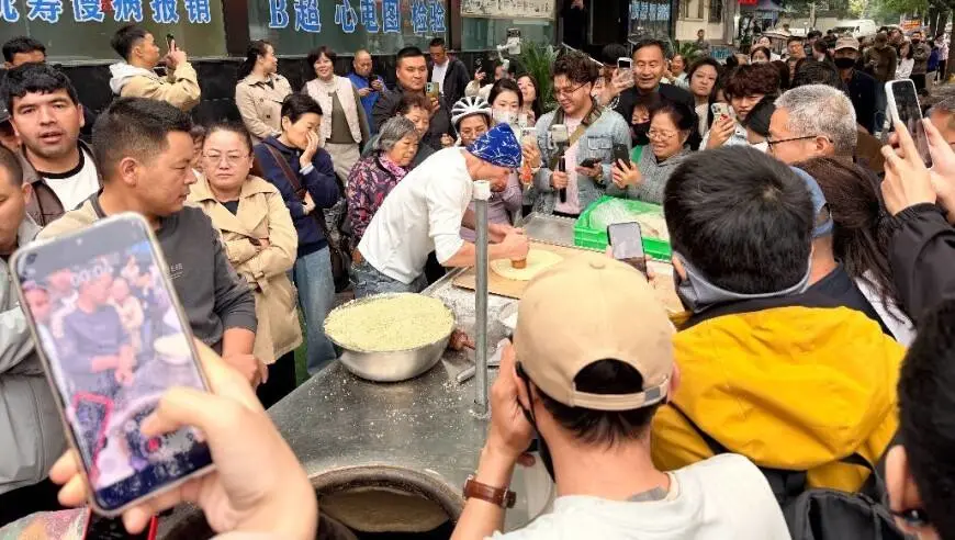 被流量“选中”的打馕“阿达西”