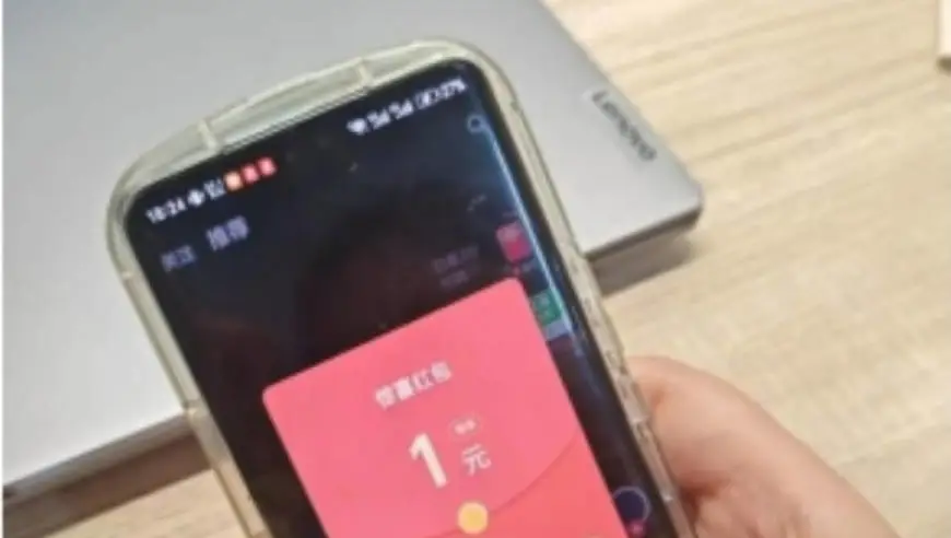 男子坚持在APP上看视频赚钱，一年总收益136元，连续12天尝试提现失败 官方：已立案调查