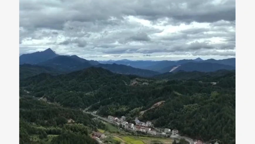 视频丨从大别山脉到秦巴群山 记者再走长征路感受山河变迁