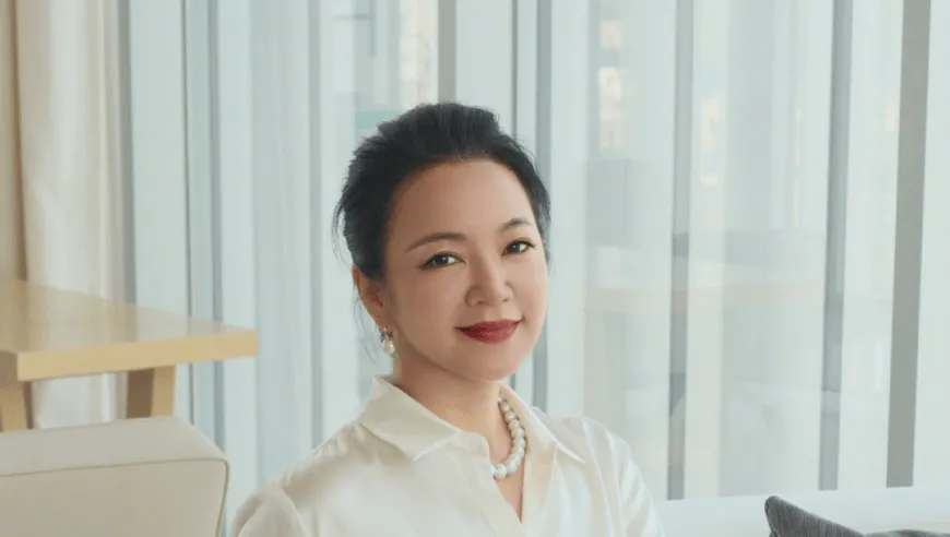 阿雅在台湾光复纪念日当天转发新华社贴文，公开表态“一个中国！”