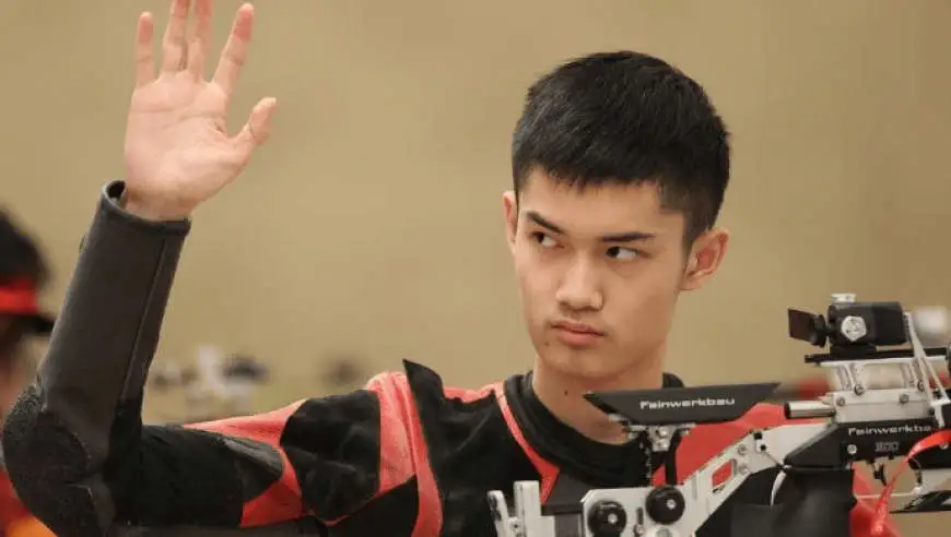 亚运会男子10米气步枪：盛李豪资格赛打出635.4环破亚洲纪录