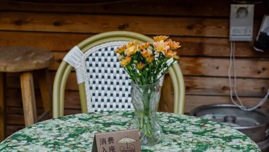 多餐饮品牌要求“消费才可入座”，合规吗？