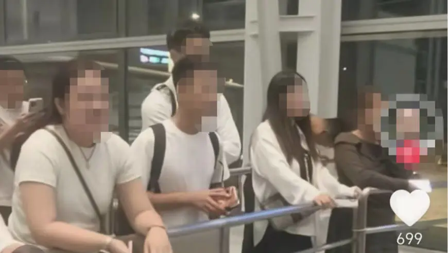 航班延误6小时，凌晨5点才起飞，旅客被迫机场过夜；西部航空：飞机遭鸟击受损，无法正常起飞