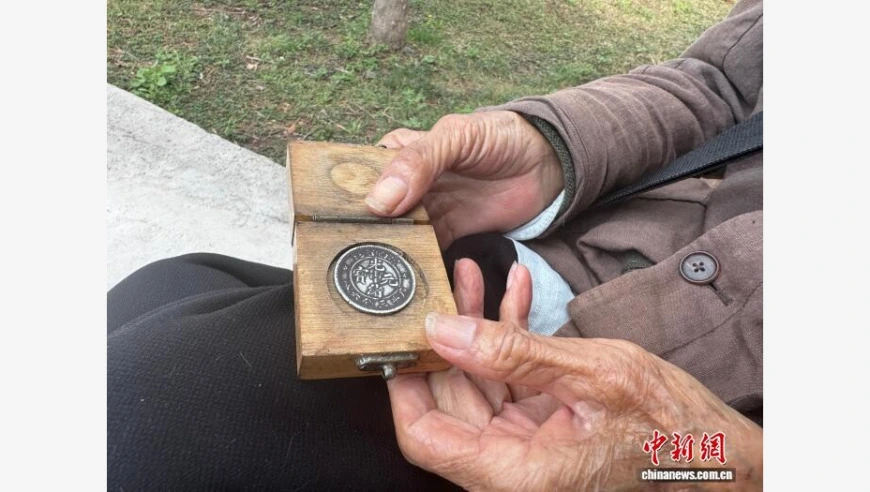 （长征胜利90周年）一枚银元，藏着怎样的长征往事？