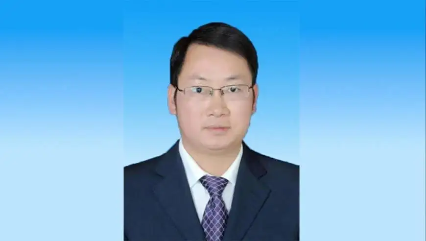 教师被安排“耻辱”合影事件调查结果公布后，雷波县将迎来新县长