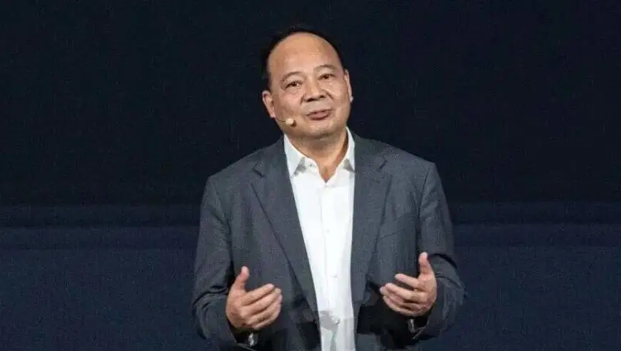 曾毓群，现场捐4亿元股票