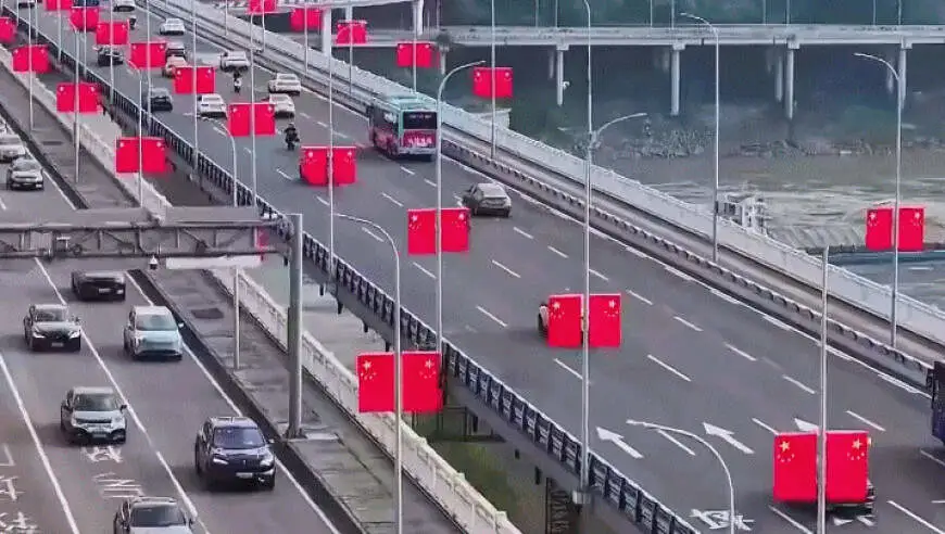 五星红旗映亮万里山河 今天自豪喊出“我爱你中国”