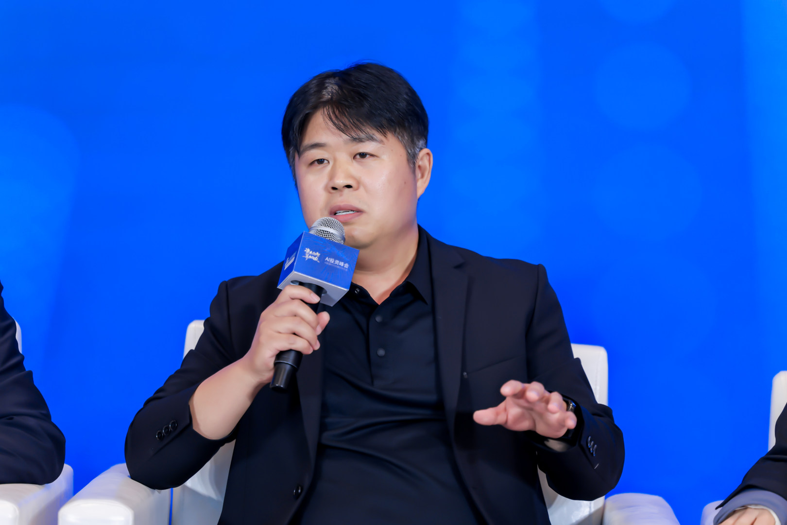 百度智能云何永占：AI进入智能体落地期，超节点、互联芯片、液冷迎来产业前夜