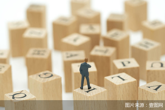 12%与24%定价拉锯，利率压降下的小贷变局与分化