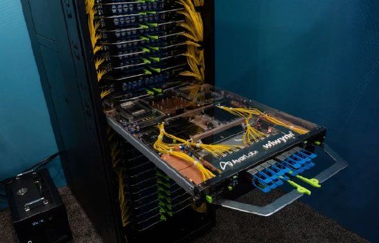 超预期！Marvell Technology全面上调2027与2028财年营收指引 数据中心二季度收入占比升至79%