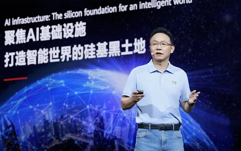华为押注“硅基黑土地”：昇腾 960 超节点、百万卡集群，还有 PyTorch 官方支持