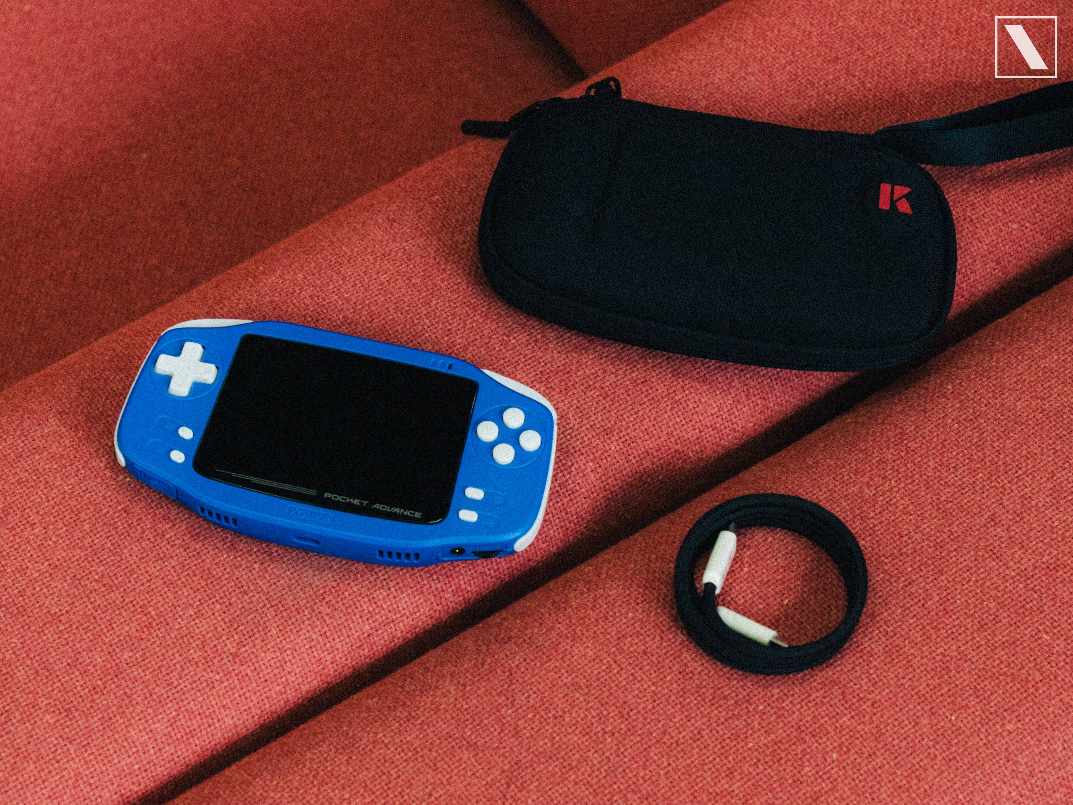在工位玩了一下午「GBA」，我才发现复古不是回到过去